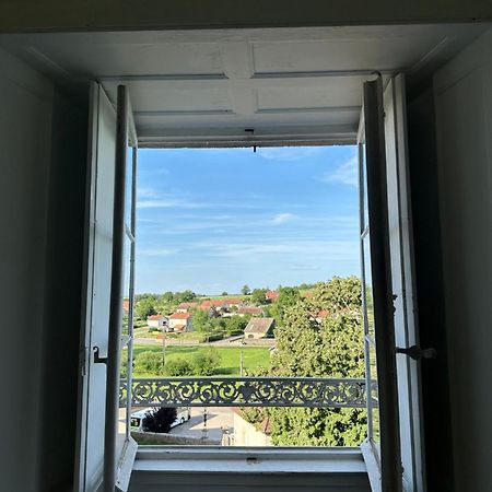 Chateau De Frasne Buitenkant foto